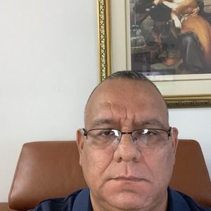 Meet your Posher, Héctor